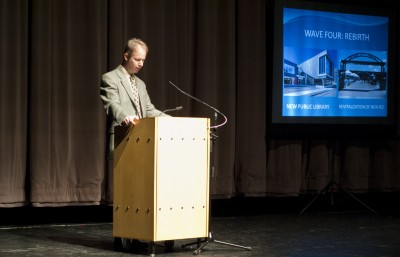 Clint Twedt-Ball, director of Matthew 25, spoke about the Cedar Rapids flood, disaster, recovery, and hope at the One Book opening convocation.