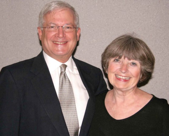 Bob McLennan '65 and Becky Martin McLennan '64 are founding members of an organization dedicated to leadership and community service, and both have long been volunteers in their community of Glenview, Ill 