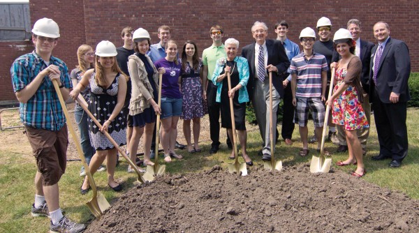 Students joined Richard Small '50, honorary alumna Norma Thomas Small, President Jonathan Brand, and Vice President for Student Affairs John Harp at the ceremonial groundbreaking (photo by Jamie Kelly)