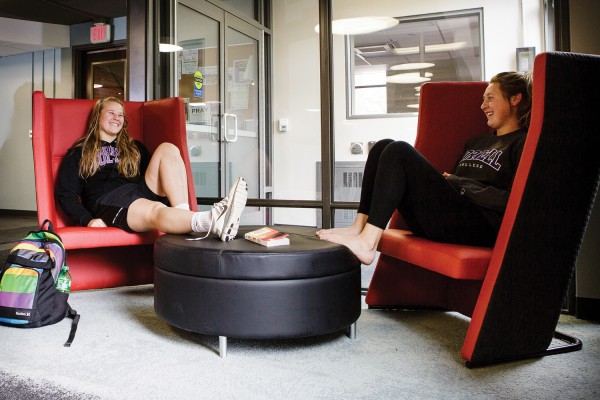  Students unwind in the renovated lounge of Dows Hall. Photo by Robyn Schwab Aaron ’07