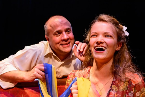 Jim Van Valen (left) as Tom Wingfield and Catherine Backer as Laura Wingfield. Photo by Jacob Luplow ’16