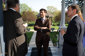 Campaign Chair John Smith '71 and President Les Garner visit with Stephanopoulos at the President's House. (Photo by John Richard) 
