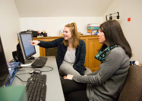 Professor Melinda Green works with Elisabeth Sage '19.