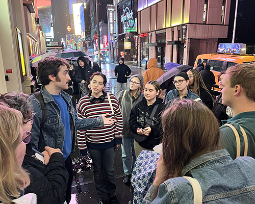 Class talking to Charlie Thurston