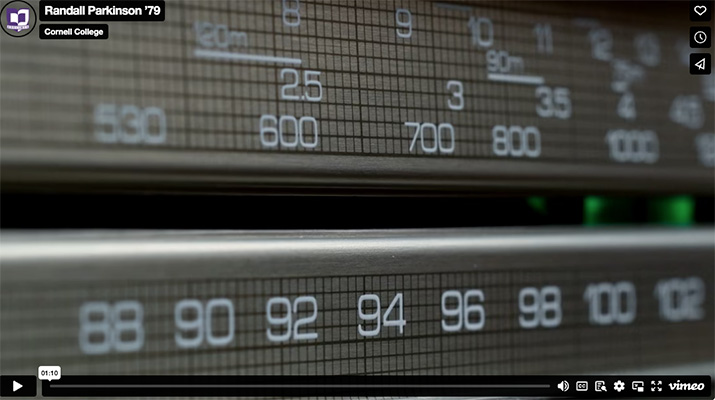 Photo of a radio tuner