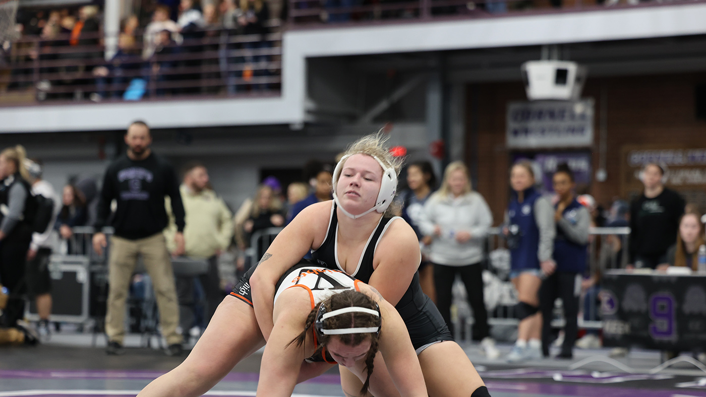 Women's wrestling match