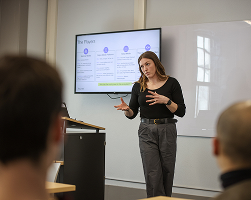 Libby talks with students about her career.