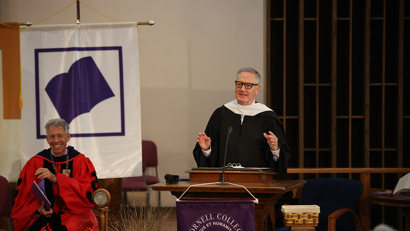Jim Swift ’76 received the 2026 Distinguished Achievement Award during Homecoming Weekend for his work as a clinician, researcher, educator, and leader in the dental field. It’s the highest honor awarded by the Alumni Association and the college.