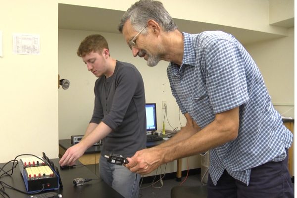 Simon Fink '17 works with Professor Lyle Lichty on a CSRI project to create linear phased arrays from cell phones.