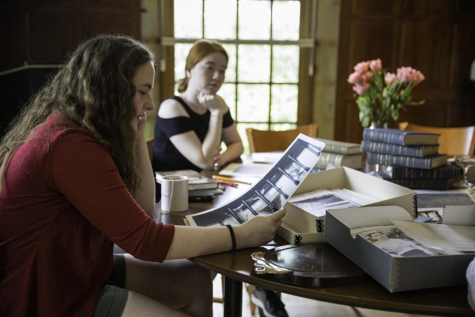 Maureen Sullivan ’18, Emma Jean Meyer ’19, Jessica Halter ’18 , and Professor Leslie Kathleen Hankins work in the Van Etten-Lacey House. 7