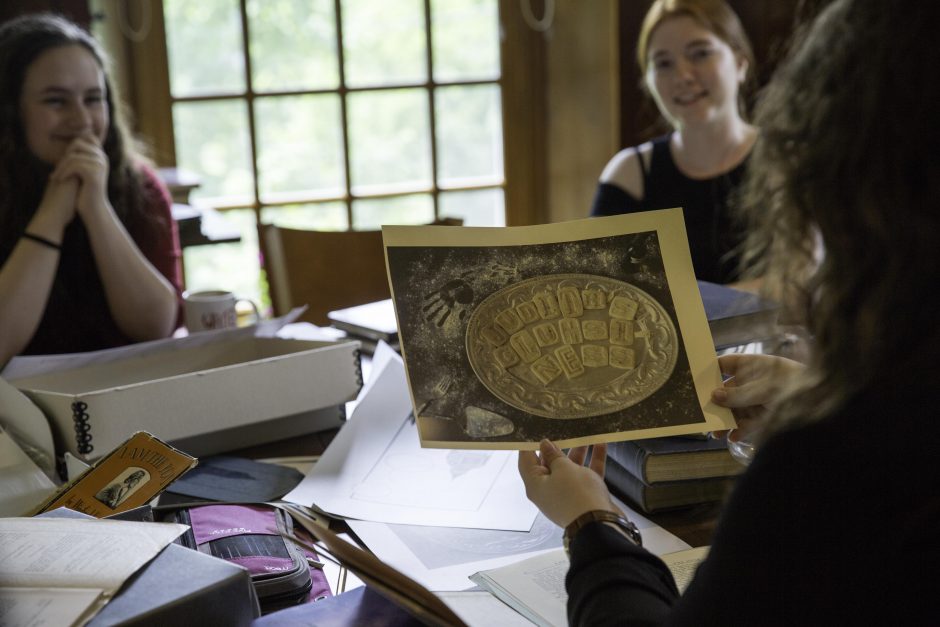 Maureen Sullivan ’18, Emma Jean Meyer ’19, Jessica Halter ’18 , and Professor Leslie Kathleen Hankins work in the Van Etten-Lacey House. 2