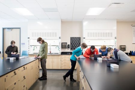 Cindy Strong and students in lab