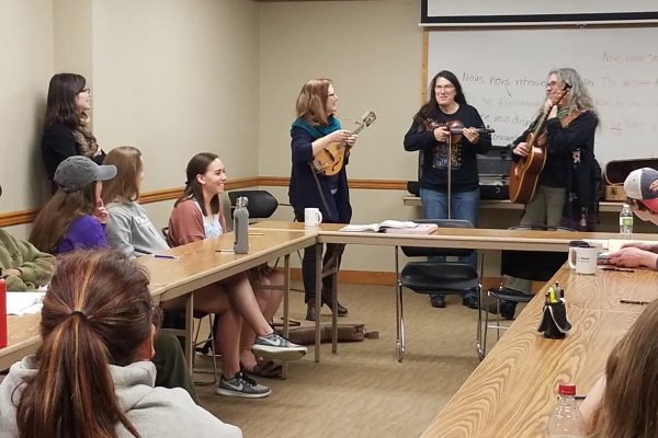 On Friday, April 5, the Cornell College French program had the honor of welcoming award-winning musician Gina Forsyth to campus.