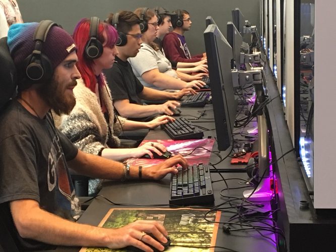 Cornell College scores big with new esports program