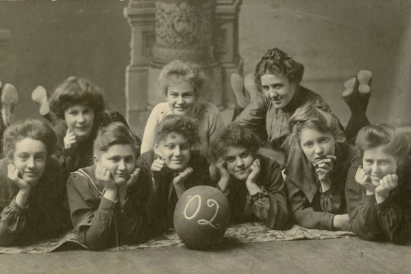 Members of the 1902 Cornell women’s basketball team, which beat Coe in the first women’s intercollegiate game. The women are wearing bloomers.