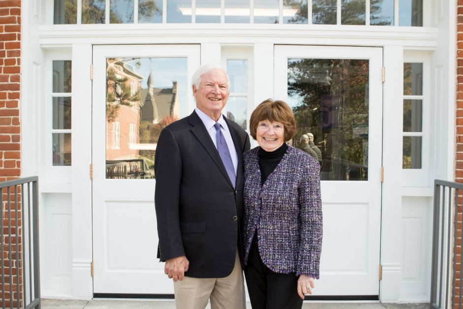 Bob McLennan ’65 and Becky Martin McLennan ’64 at McLennan College Hall on the day it was dedicated.