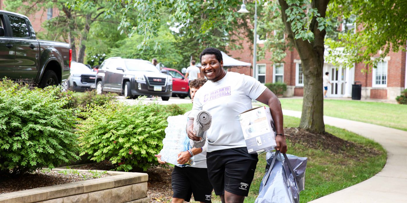 Movein day featured in local papers Cornell College