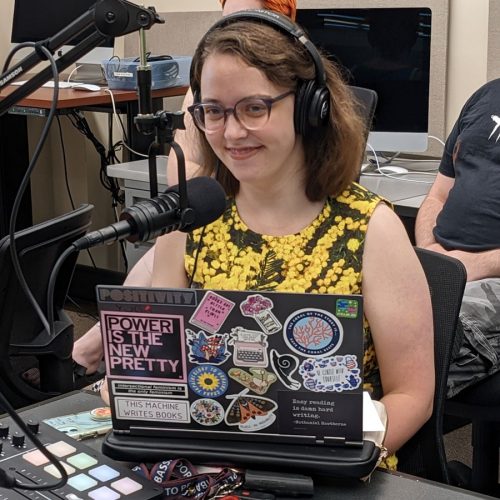Greta Henderson ’23 works in Cole Library’s Academic Technology Studio to create the podcast “Exposing Your High School Reading List.” Photo by Katie Sagal.